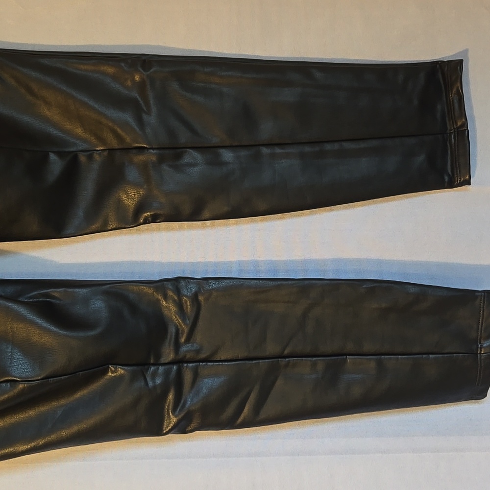 LOFT Black Faux Leather Leggings Sz Medium Petite NWOT - Picture 5 of 8